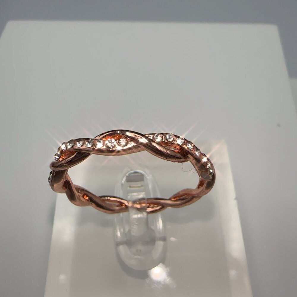 18k Rose Gold Plated Ring With Rhinestones Size 8 Fashion Jewelry - Picture 2 of 11